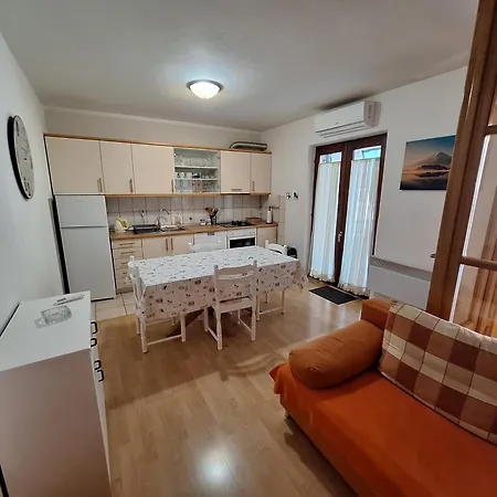 Apartment Eskinja *