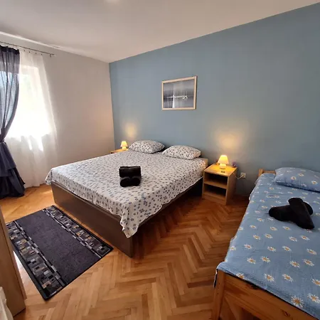 Eskinja Apartment *