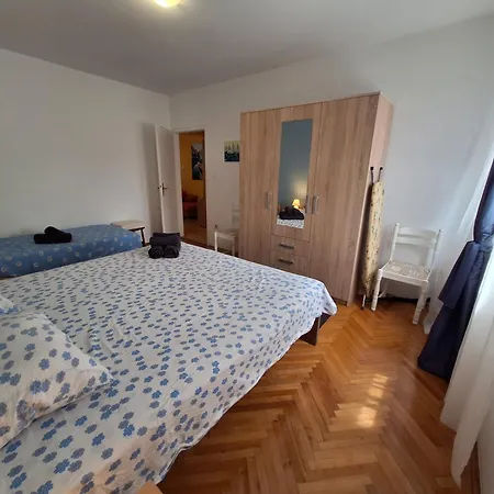 Eskinja Biograd Na Moru