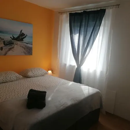 Eskinja Biograd Na Moru