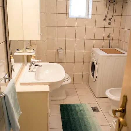 Eskinja Apartment *