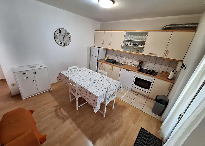 Eskinja * 비오그라드나모루