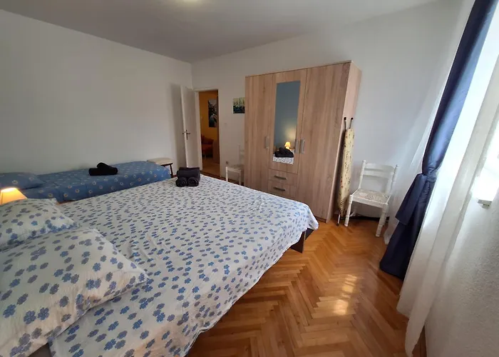 Eskinja Biograd Na Moru