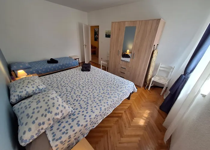 Eskinja Apartment *