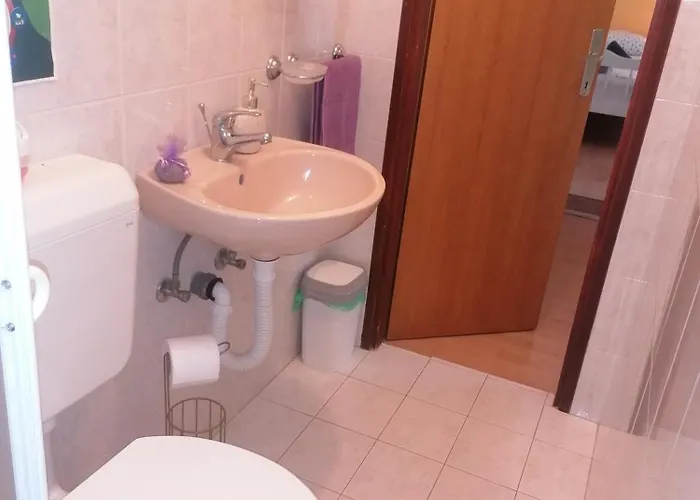 Eskinja 비오그라드나모루