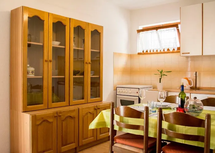 Eskinja * 비오그라드나모루